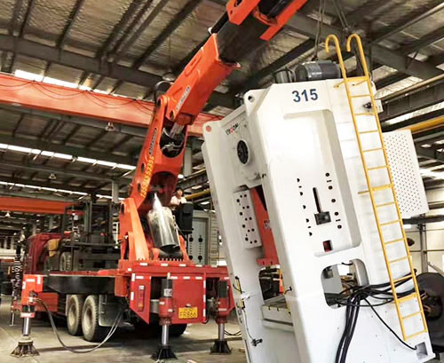 登封附近随车吊出租，轻松解决运输难题