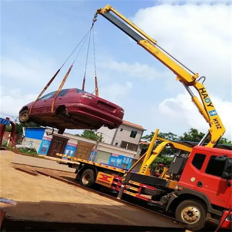 登封吊车吊汽车的正确方法